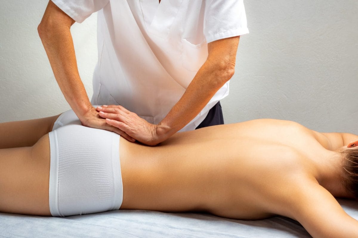 Clínica Fisio AcuMèdic - Terapias corporales y Faciales|Nosotros